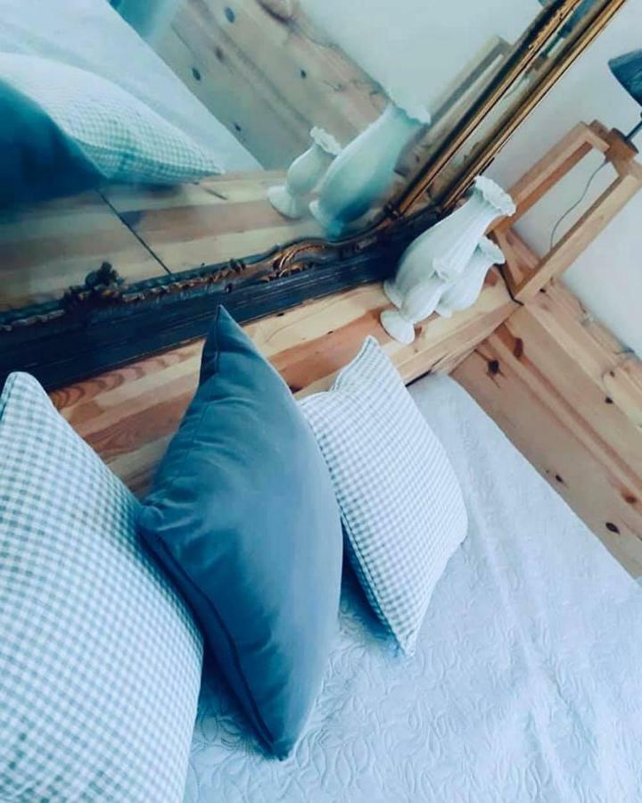 B&B Charme Centre-Ville Artistic & Literary Rooms パレルモ エクステリア 写真