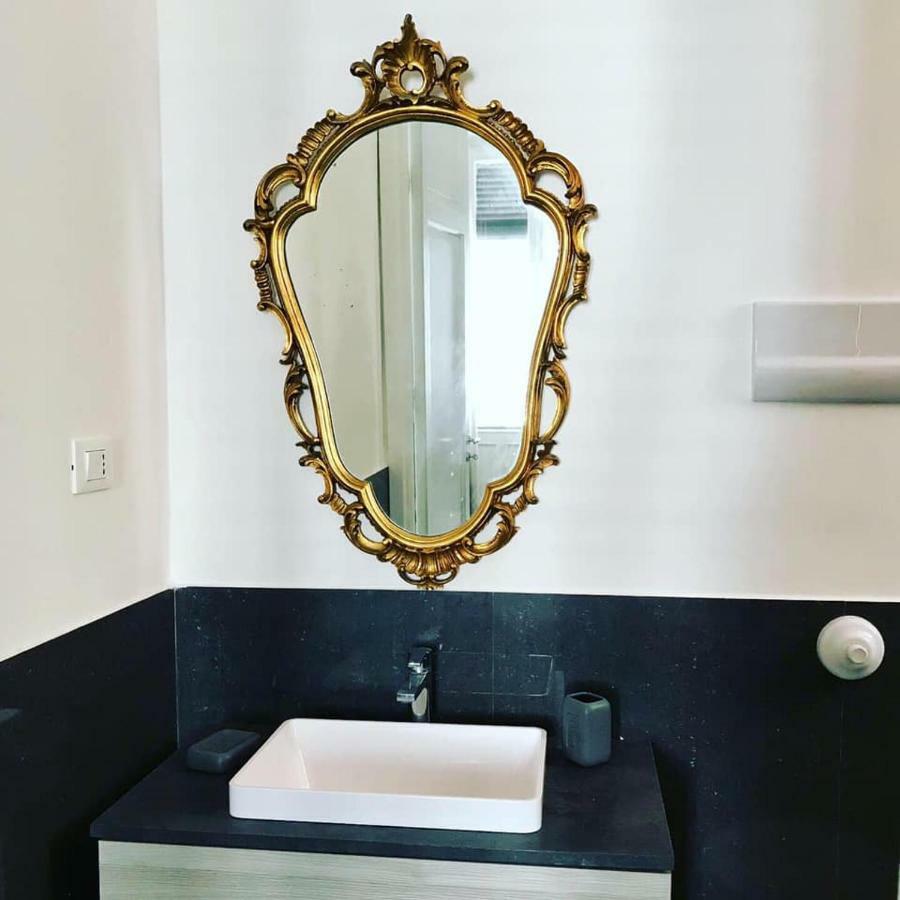 B&B Charme Centre-Ville Artistic & Literary Rooms パレルモ エクステリア 写真