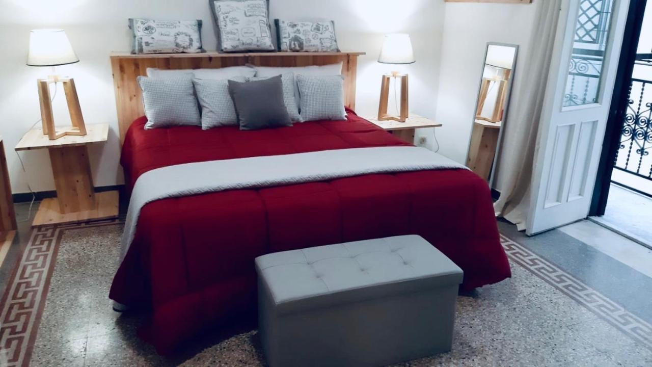 B&B Charme Centre-Ville Artistic & Literary Rooms パレルモ エクステリア 写真