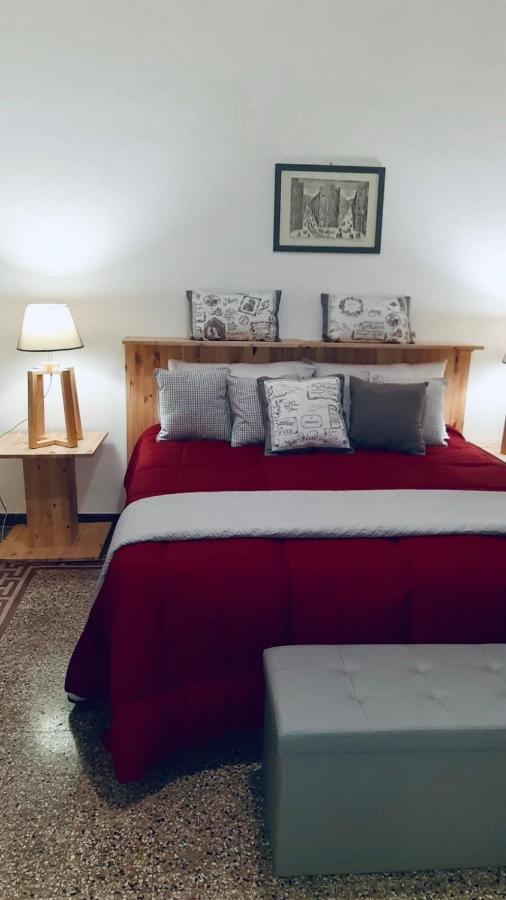 B&B Charme Centre-Ville Artistic & Literary Rooms パレルモ エクステリア 写真
